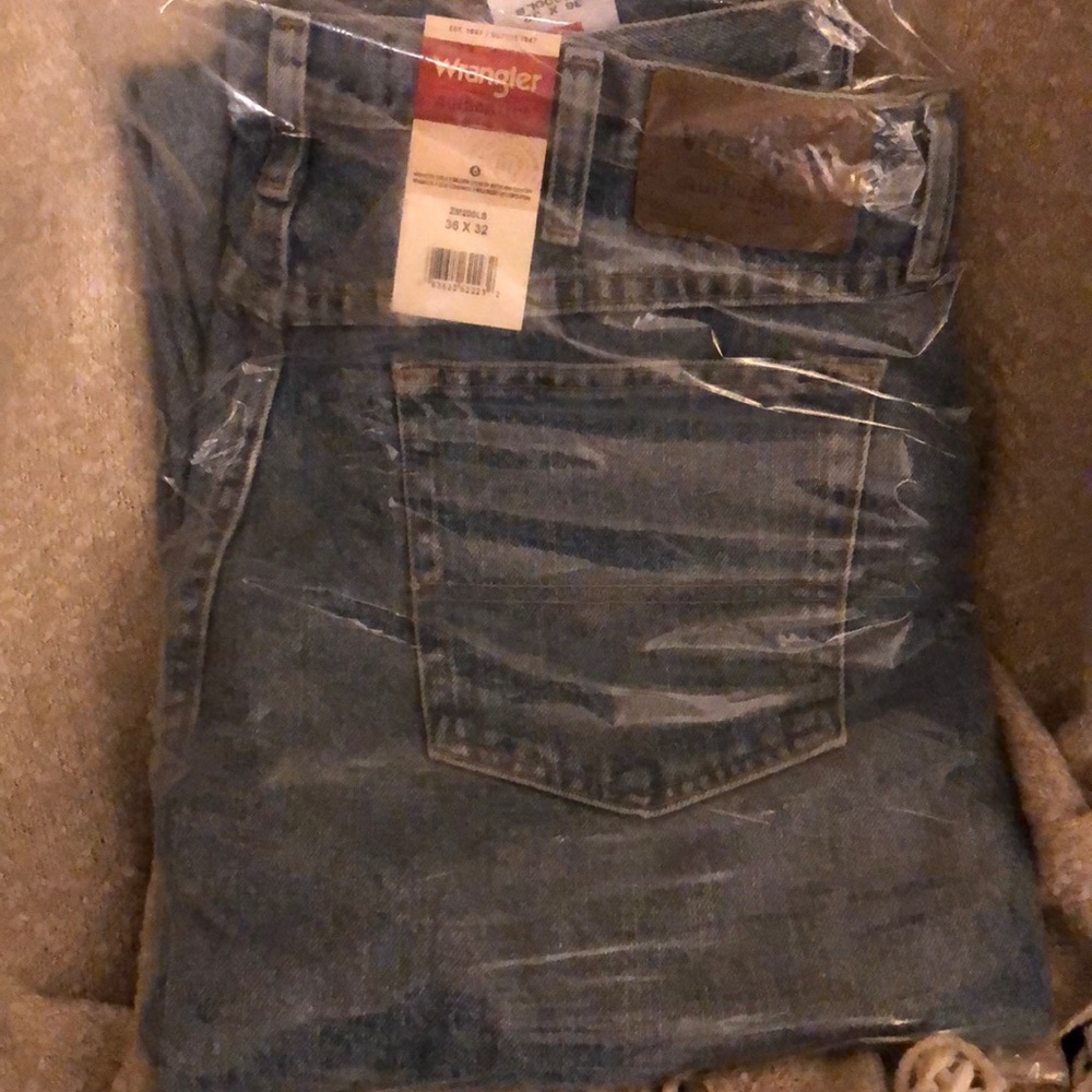 In the package wrangler jeans. 36x32